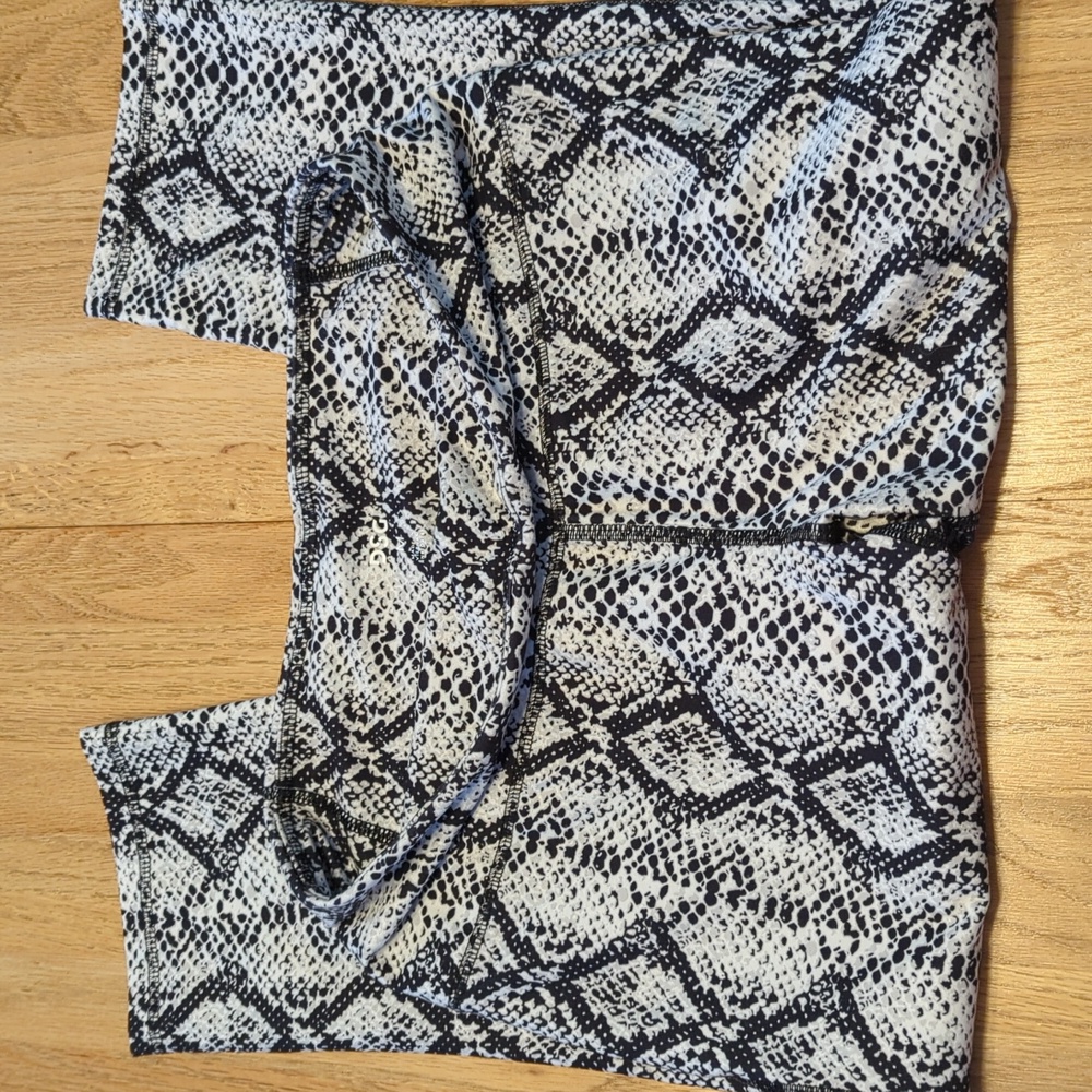 DSG Capri leggings